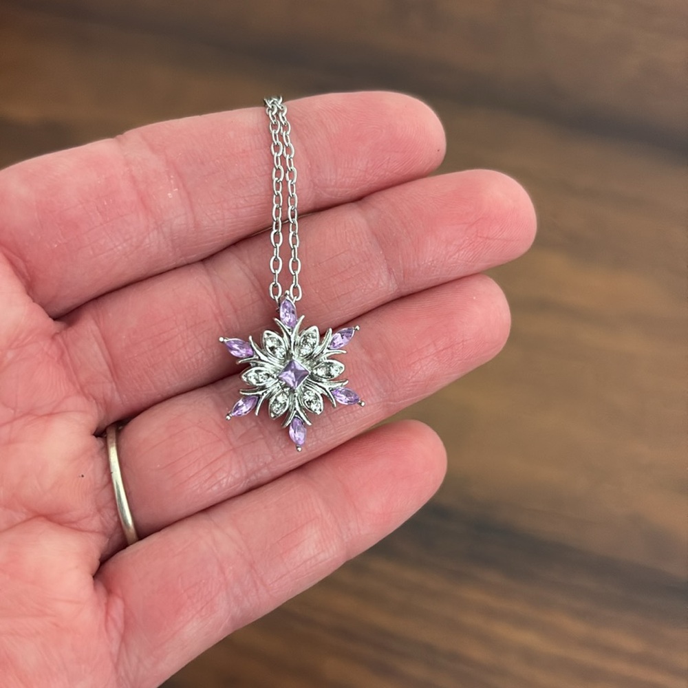 Adorable Light Purple Snowflake Necklace